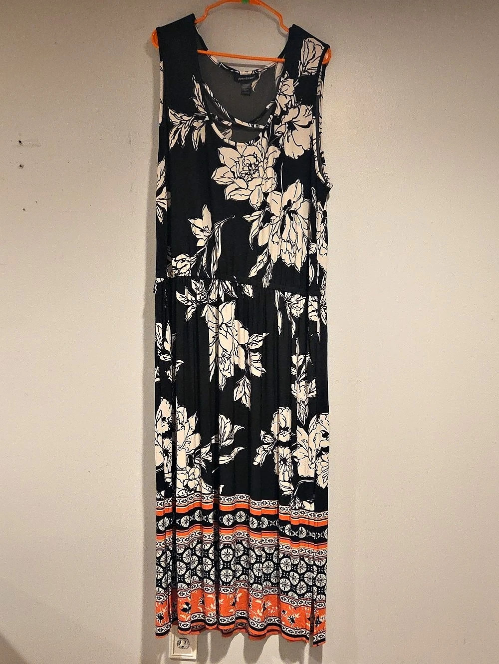 161. Ashley Stewart Floral Maxi Dress in Black & Orange Size 26/28W Like New